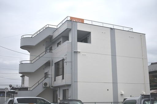 看板が目印です