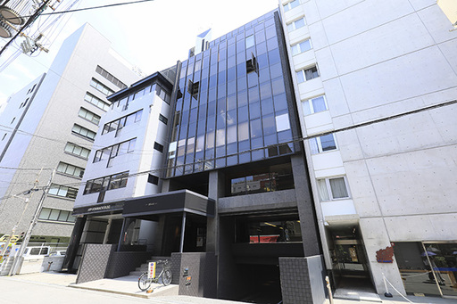 こちらの建物に当店はござ