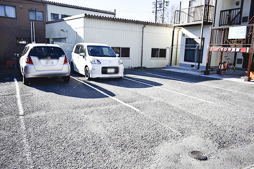 無料駐車場を完備していま