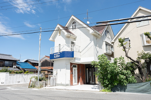 入りやすい雰囲気の路面店