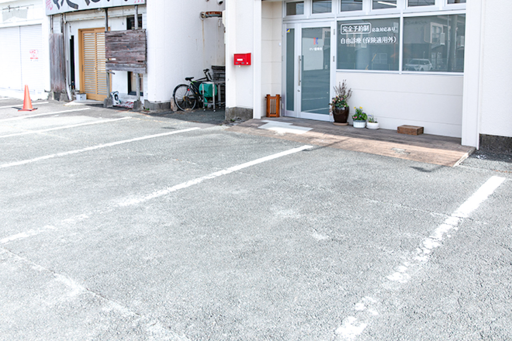 駐車場完備でお車でのご来